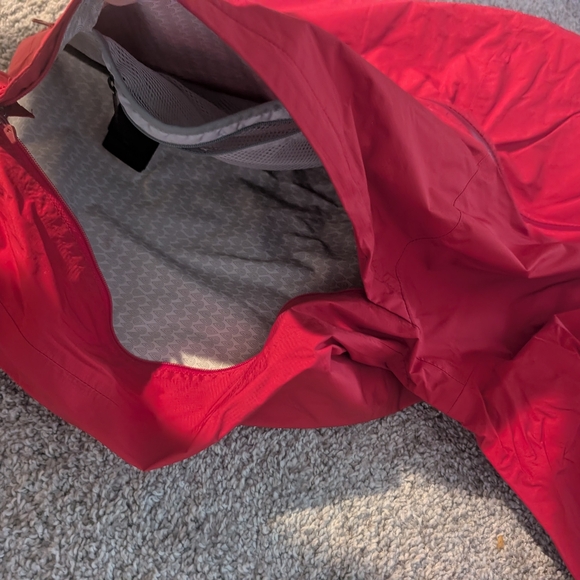 Marmot Men’s Rain Shell Jacket – Red Waterproof Hooded Windbreaker - Picture 6 of 6